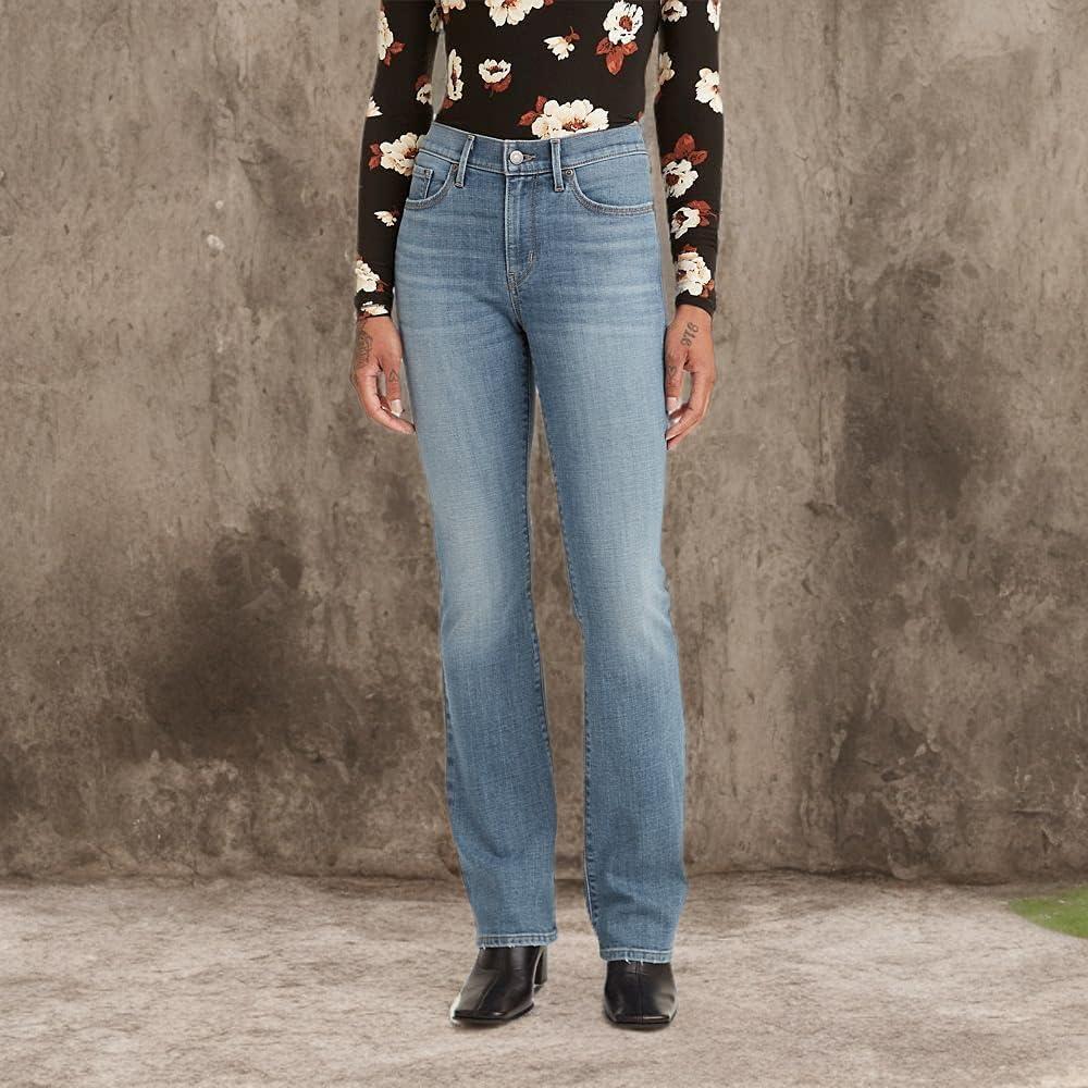 imageLevis Womens Classic Bootcut JeansStay Put